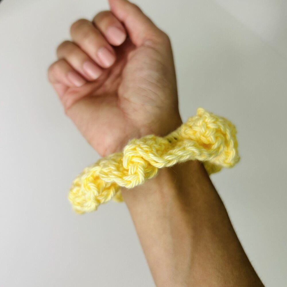 4” Handmade 100% Cotton Butter Yellow/ Light Yellow Crochet Scrunchie NWOT